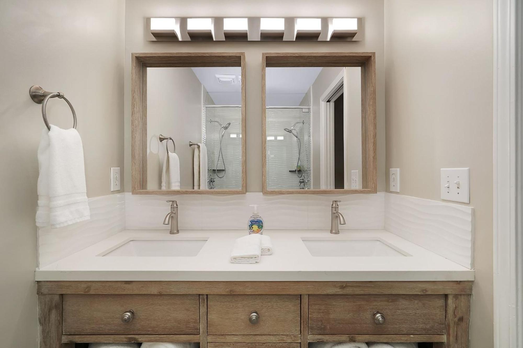 Lux Townhouse, Walk To All, Sleeps 6 Adults Louisville-Jefferson County Extérieur photo