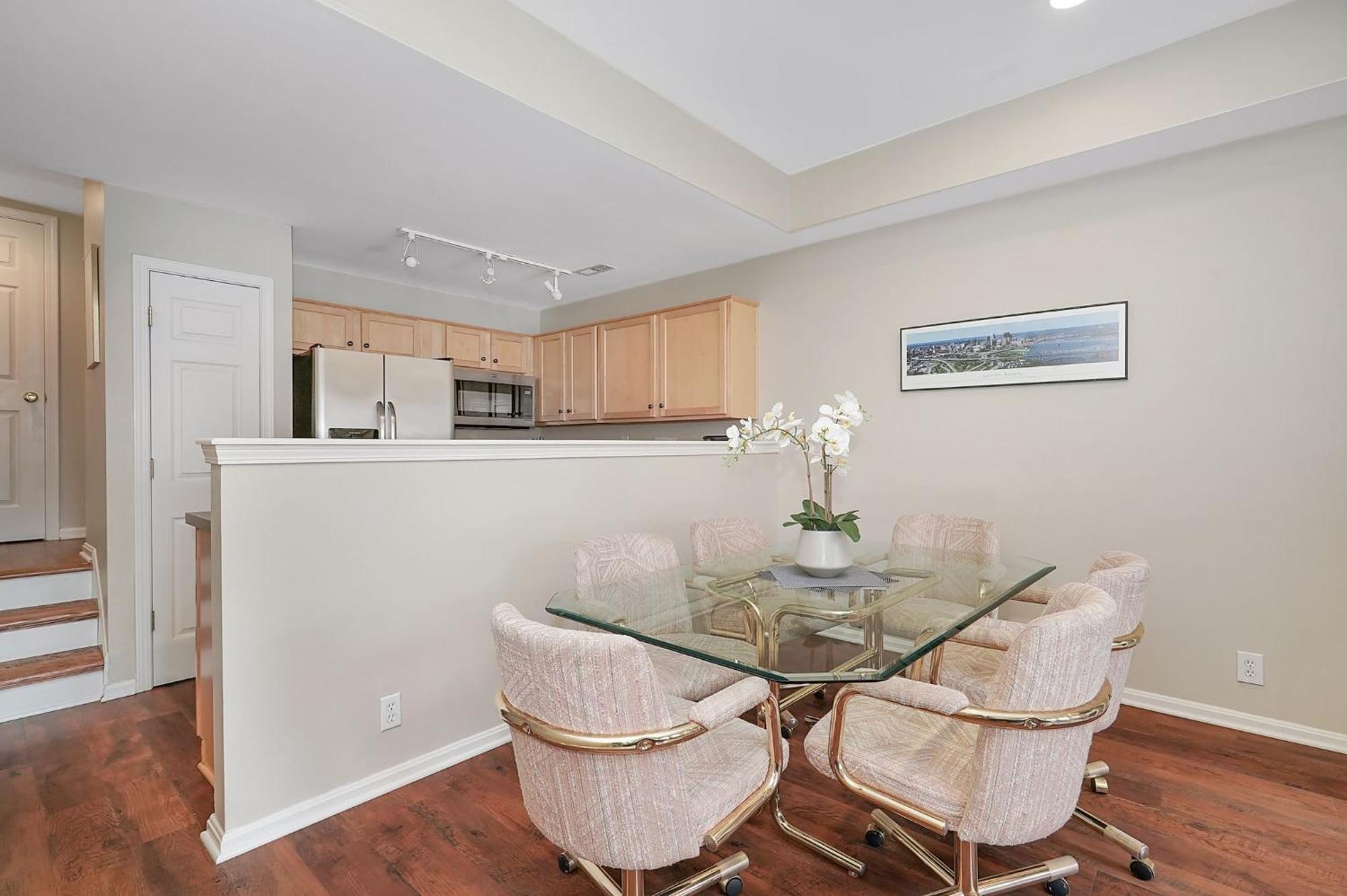 Lux Townhouse, Walk To All, Sleeps 6 Adults Louisville-Jefferson County Extérieur photo